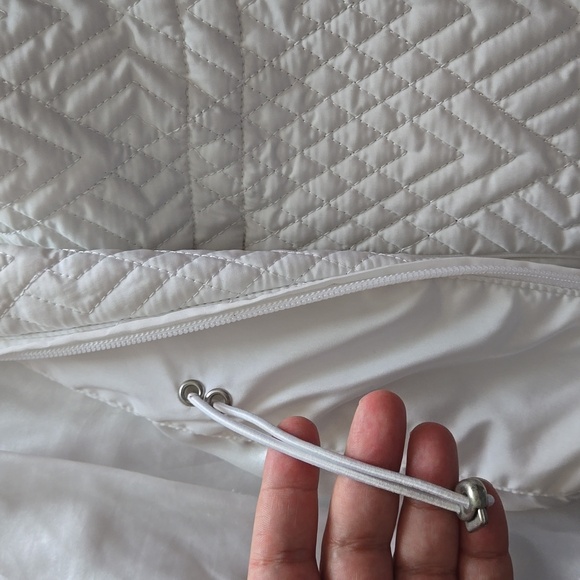 White quilted jacket. Women's size L - Picture 8 of 14